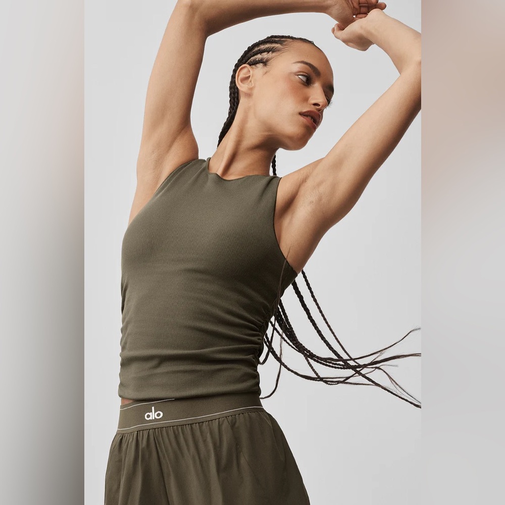 Alo Yoga Ribbed En Pointe Tank Olive Tree S - Picture 3 of 9